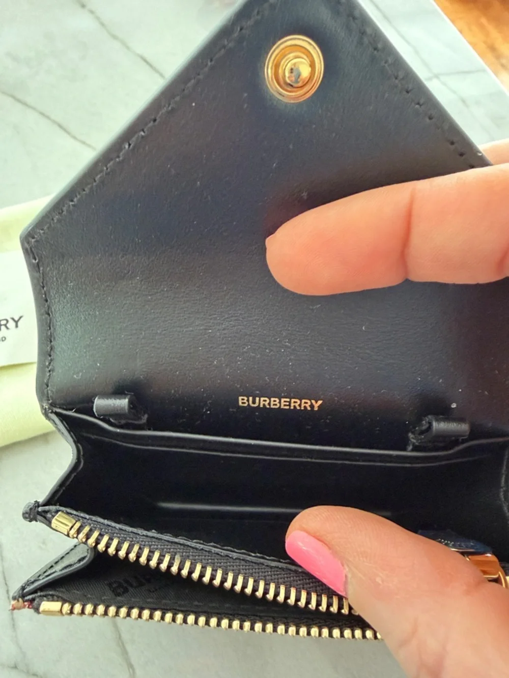 Burberry Black & Beige Check Envelope Card Holder with Red Accent - Picture 4 of 4